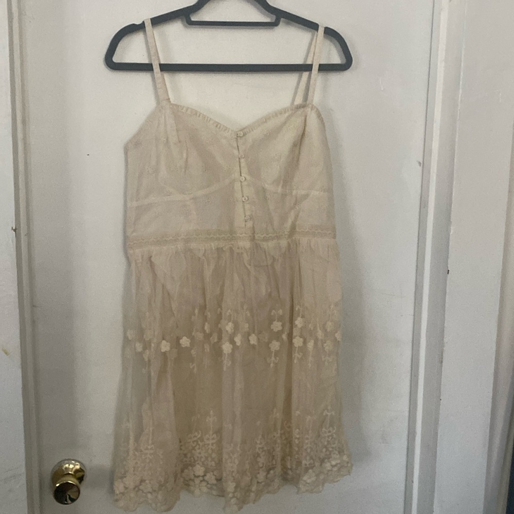 American Eagle cream dress with floral lace size large